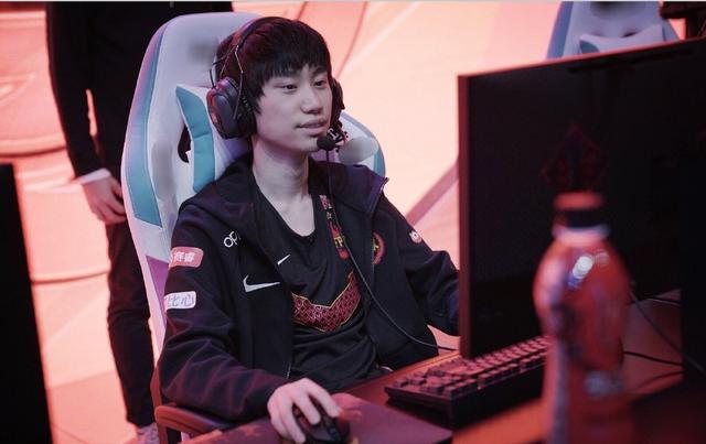 动员中的一 动员中的一